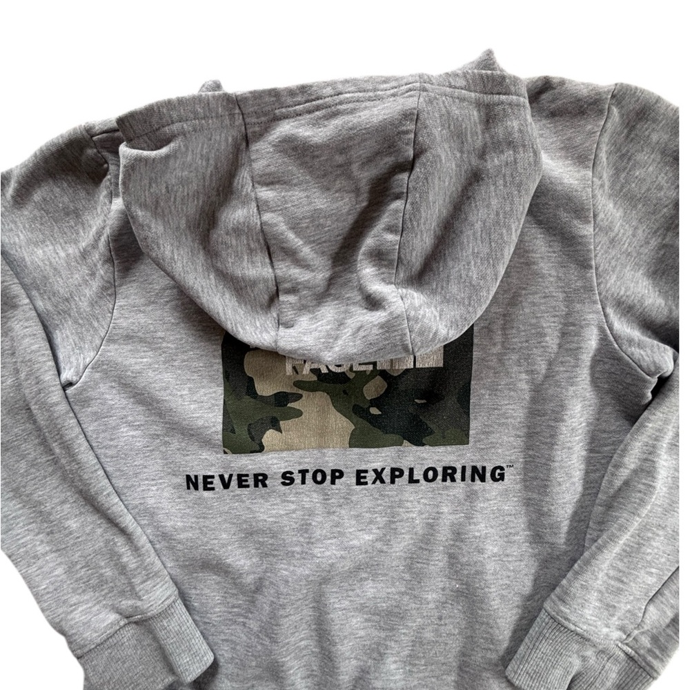 The North Face Boy’s 10-12yo Gray Hoodie w “Never Stop Exploring” Camo Graphic - Picture 6 of 17